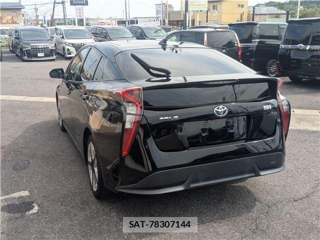 Toyota PRIUS 2018-12 8283702-4