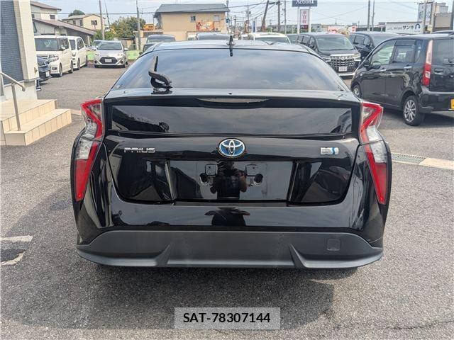 Toyota PRIUS 2018-12 8283702-5