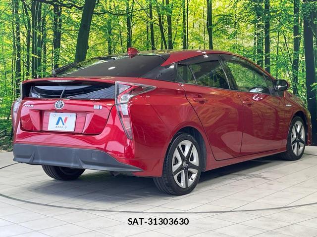 Toyota PRIUS 2016-09 8283782-16