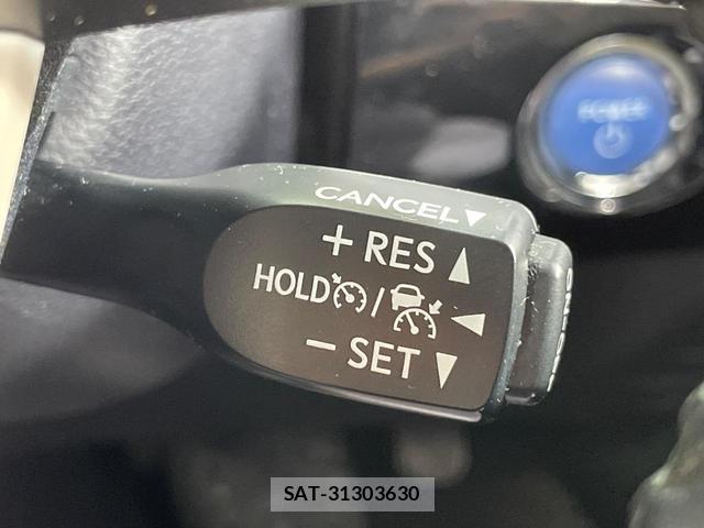 Toyota PRIUS 2016-09 8283782-4