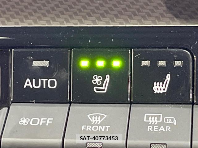 Toyota PRIUS 2024-06 8284010-6