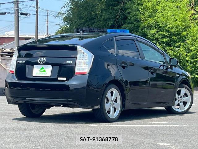 Toyota PRIUS 2011-11 8284078-1