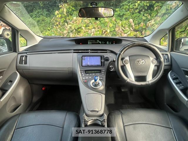 Toyota PRIUS 2011-11 8284078-2
