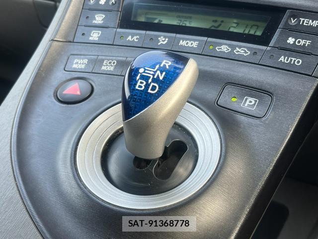 Toyota PRIUS 2011-11 8284078-3
