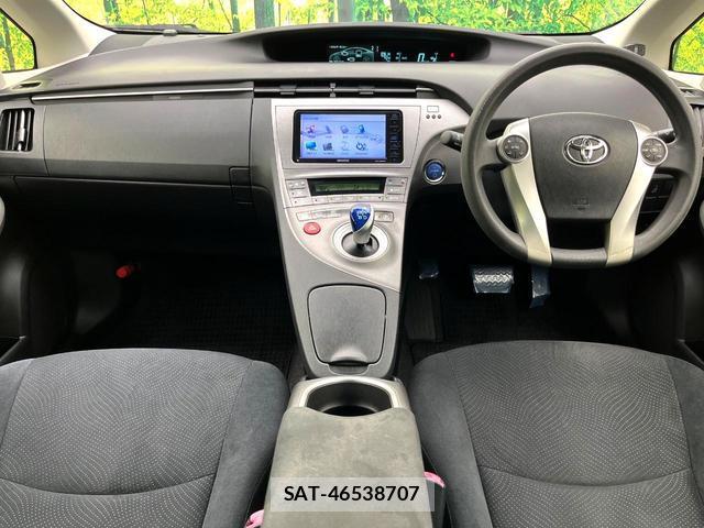 Toyota PRIUS 2013-07 8284154-1