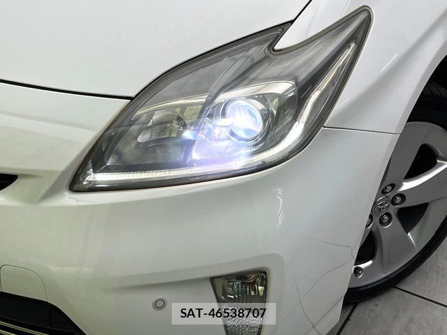 Toyota PRIUS 2013-07 8284154-11