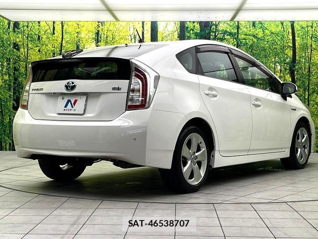 Toyota PRIUS 2013-07 8284154-16