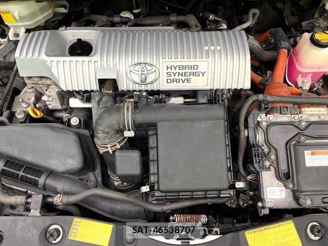 Toyota PRIUS 2013-07 8284154-17