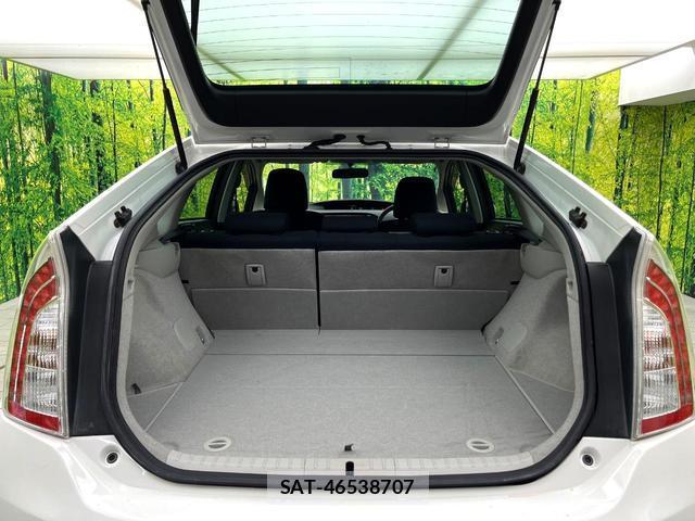 Toyota PRIUS 2013-07 8284154-9