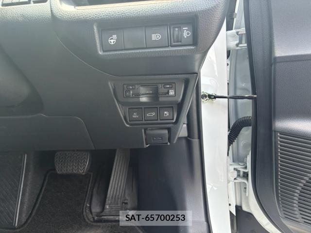 Toyota PRIUS 2024-09 8284221-14