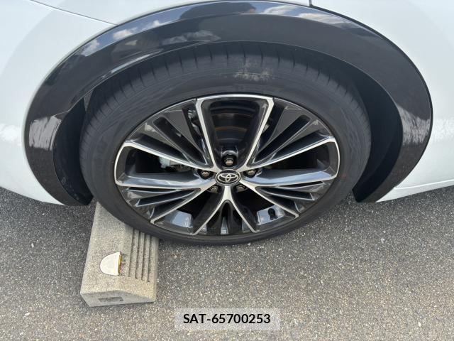 Toyota PRIUS 2024-09 8284221-19