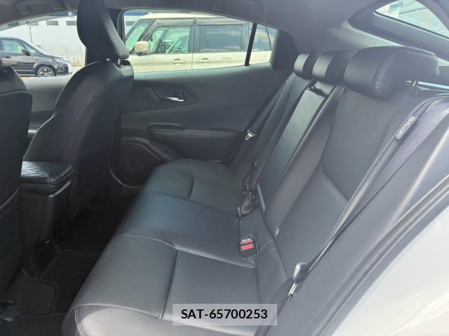 Toyota PRIUS 2024-09 8284221-4
