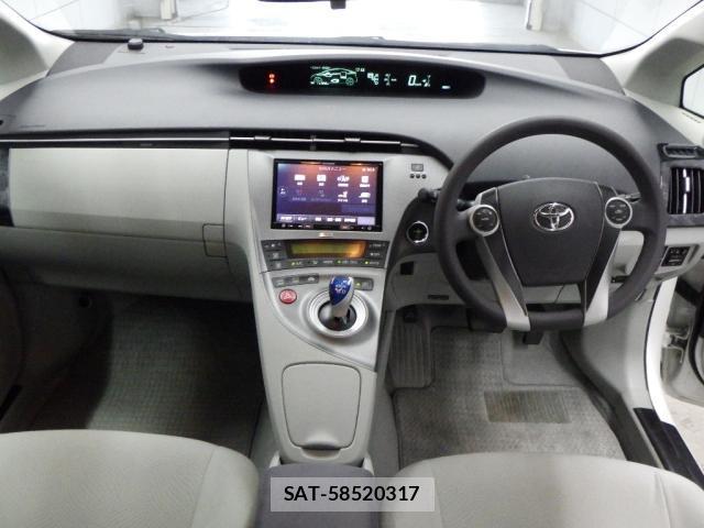 Toyota PRIUS 2011-01 8284366-2