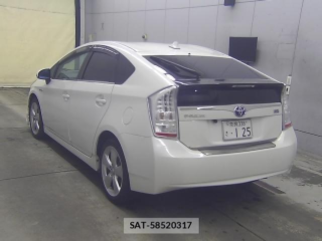 Toyota PRIUS 2011-01 8284366-3