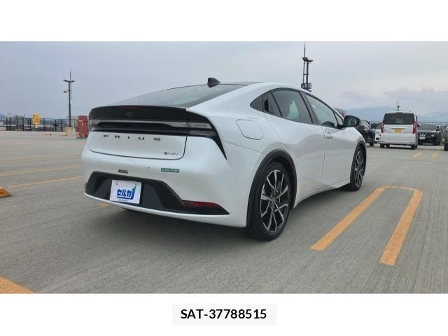 Toyota PRIUS 2023-09 8284373-12