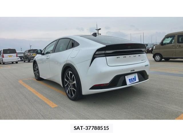 Toyota PRIUS 2023-09 8284373-13