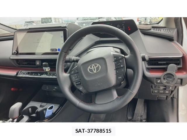 Toyota PRIUS 2023-09 8284373-16