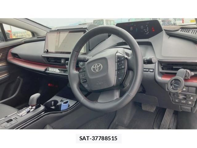 Toyota PRIUS 2023-09 8284373-2