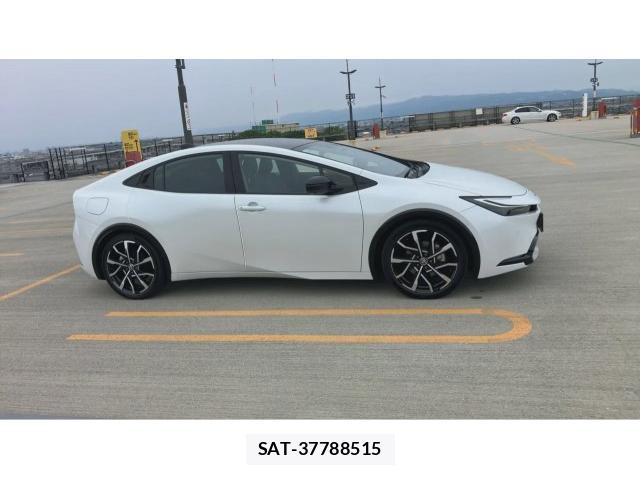 Toyota PRIUS 2023-09 8284373-3