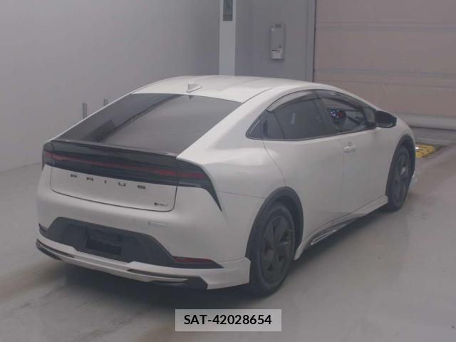 Toyota PRIUS 2023-04 8284404-1
