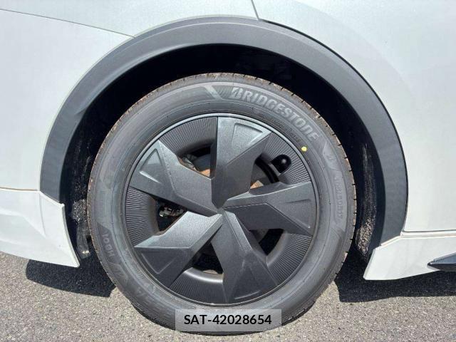 Toyota PRIUS 2023-04 8284404-10