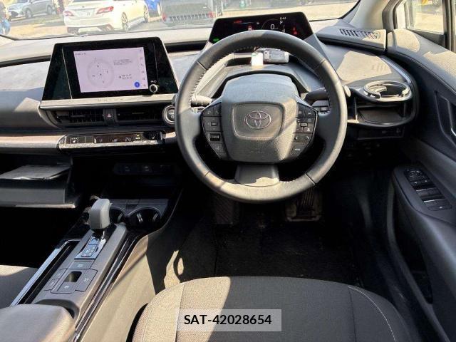 Toyota PRIUS 2023-04 8284404-2