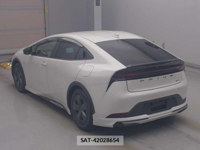 Toyota PRIUS 2023-04 8284404-4