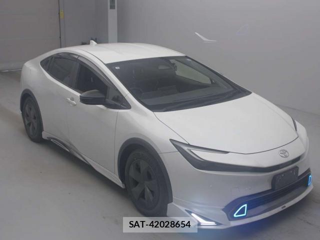 Toyota PRIUS 2023-04 8284404-5