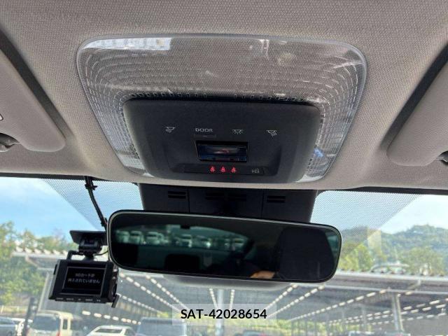 Toyota PRIUS 2023-04 8284404-9