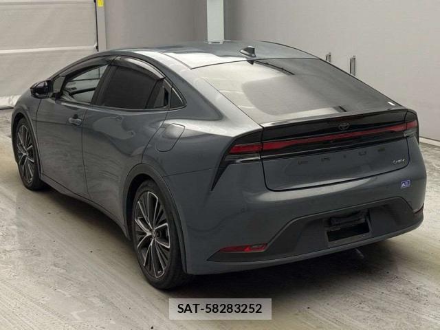 Toyota PRIUS 2023-07 8284671-1