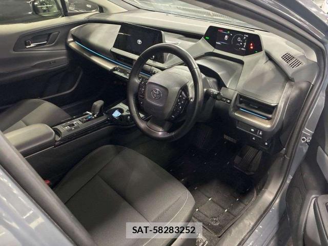 Toyota PRIUS 2023-07 8284671-2