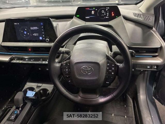 Toyota PRIUS 2023-07 8284671-4