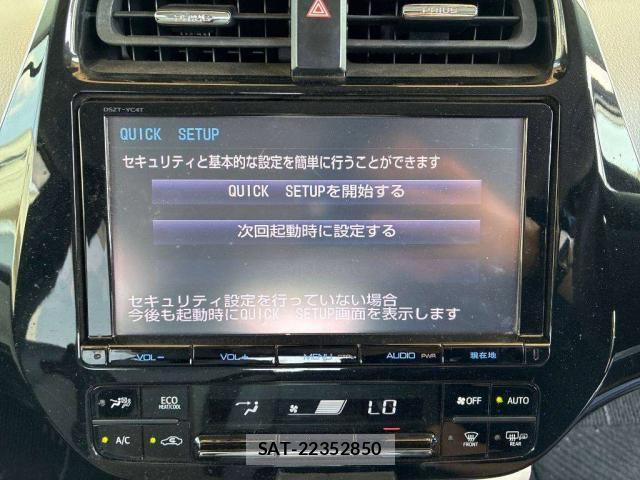 Toyota PRIUS 2017-09 8284674-11