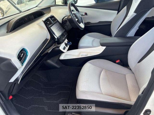 Toyota PRIUS 2017-09 8284674-6