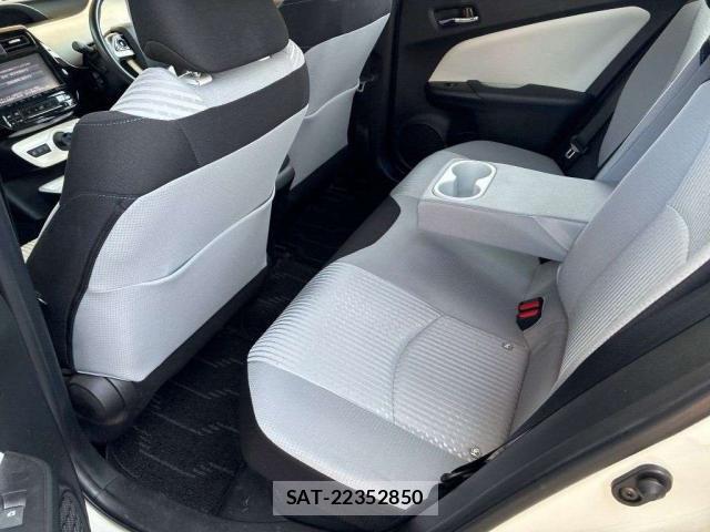 Toyota PRIUS 2017-09 8284674-7
