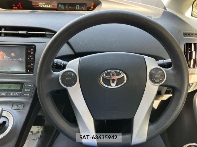 Toyota PRIUS 2010-06 8284819-6