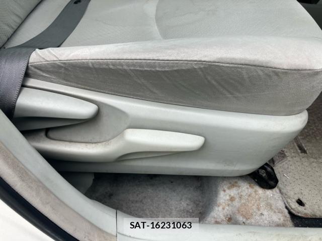 Toyota PRIUS 2010-07 8284831-11