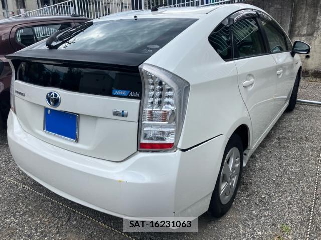 Toyota PRIUS 2010-07 8284831-12