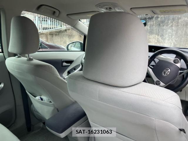 Toyota PRIUS 2010-07 8284831-16