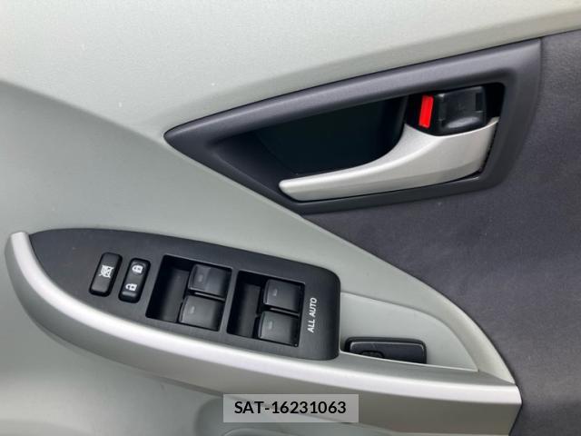 Toyota PRIUS 2010-07 8284831-18