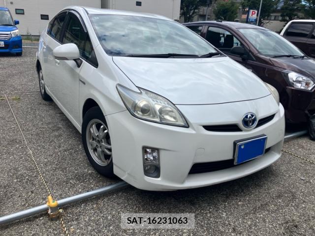 Toyota PRIUS 2010-07 8284831-2