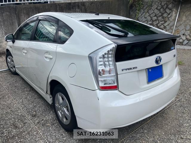 Toyota PRIUS 2010-07 8284831-3