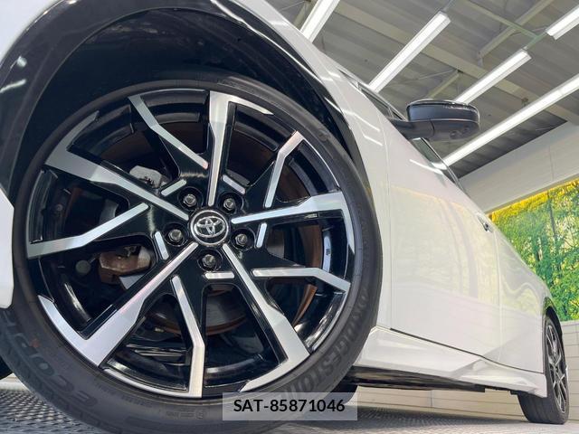 Toyota PRIUS 2023-08 8284955-12