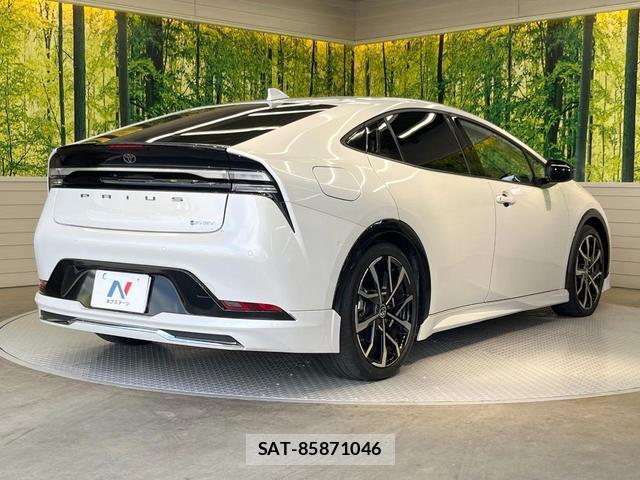 Toyota PRIUS 2023-08 8284955-16