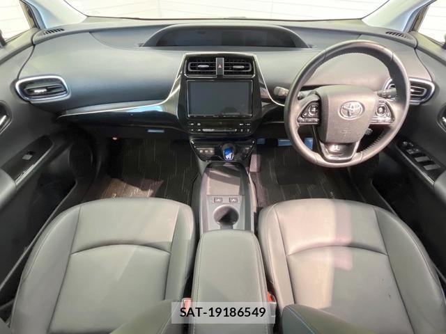 Toyota PRIUS 2019-10 8284957-1