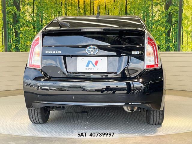 Toyota PRIUS 2014-02 8284959-14