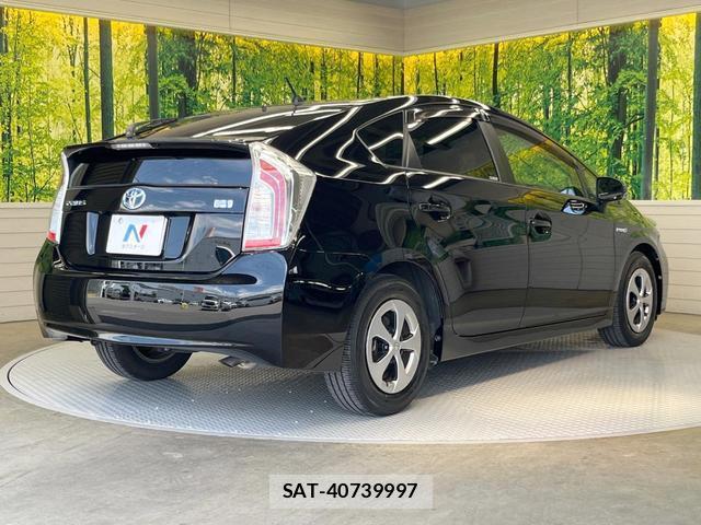 Toyota PRIUS 2014-02 8284959-16