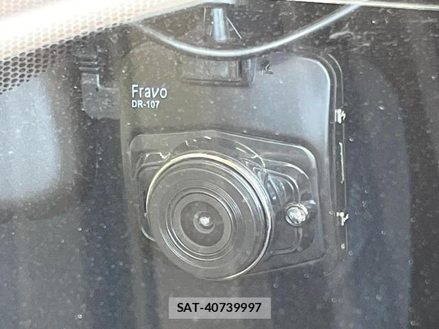 Toyota PRIUS 2014-02 8284959-5