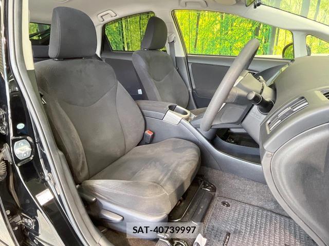 Toyota PRIUS 2014-02 8284959-7