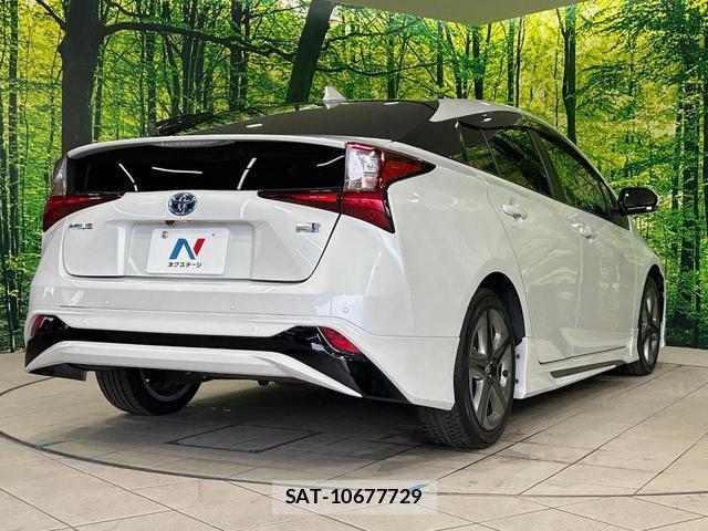 Toyota PRIUS 2020-11 8285009-16